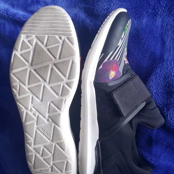 ALDO floral velcro sneakers - Picture 4 of 4